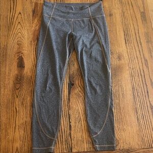 Athleta Gray Heather 7/8  Leggings with Tan Tonal Stitching Size Medium